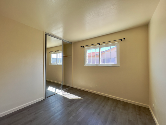 Building Photo - Renovated American Canyon Home Near School...