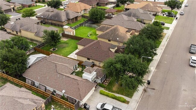 Building Photo - 4616 Xanthisma Ave W