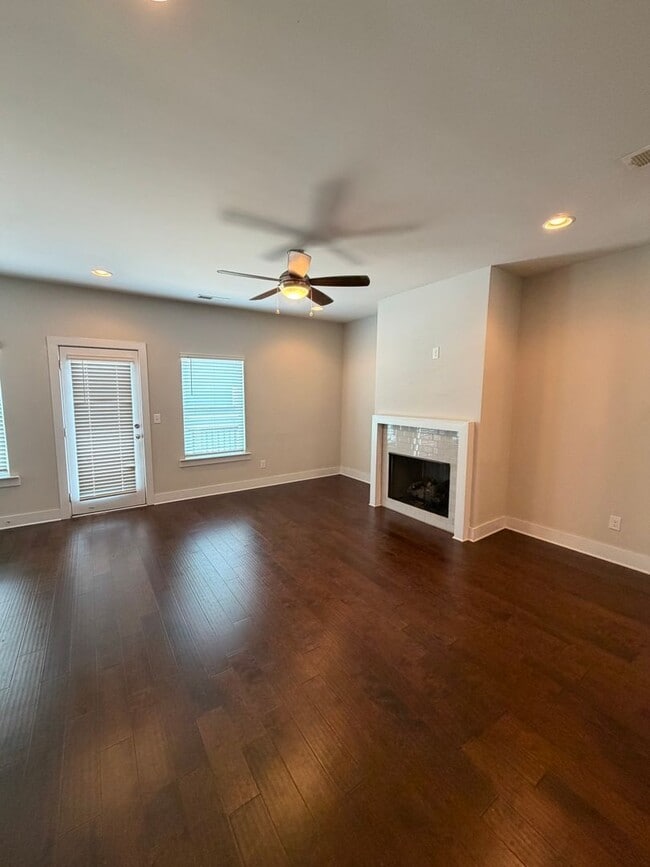 Building Photo - 3792 Oxford Cir