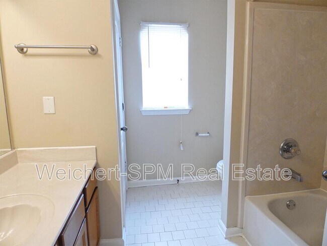 Building Photo - 9100 Cinderhill Cove W