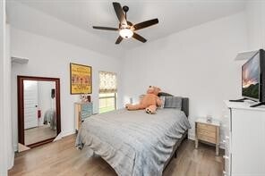 Building Photo - 210 W Netleaf Ct