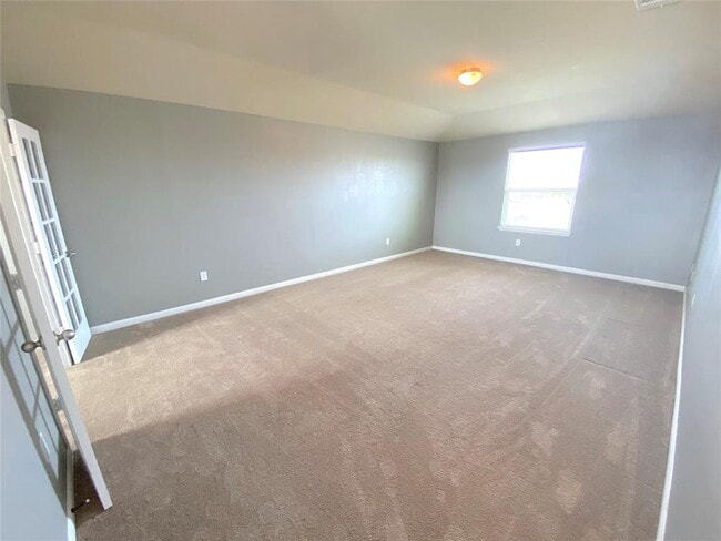 Building Photo - 122 Liard River Rd