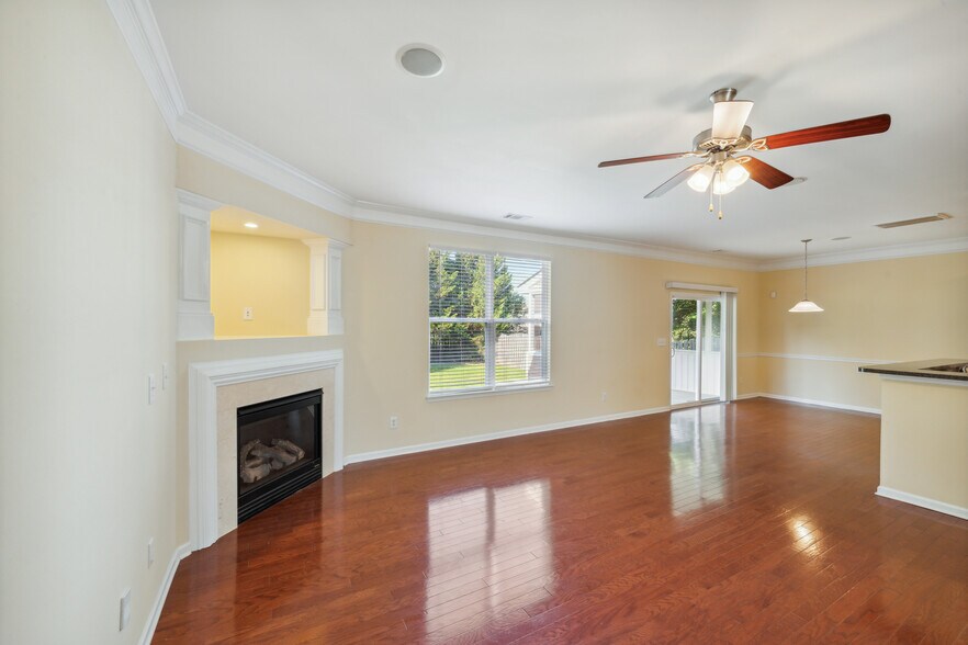 Building Photo - 9520 Mintworth Ave