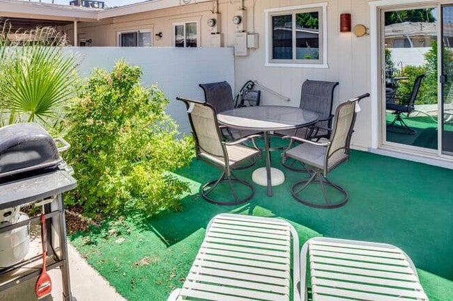 Building Photo - 12602 N 105th Ave