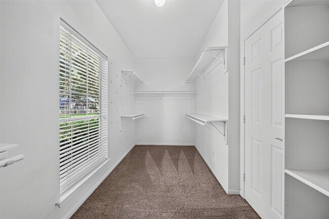 Building Photo - 1719 Cantigny Ln