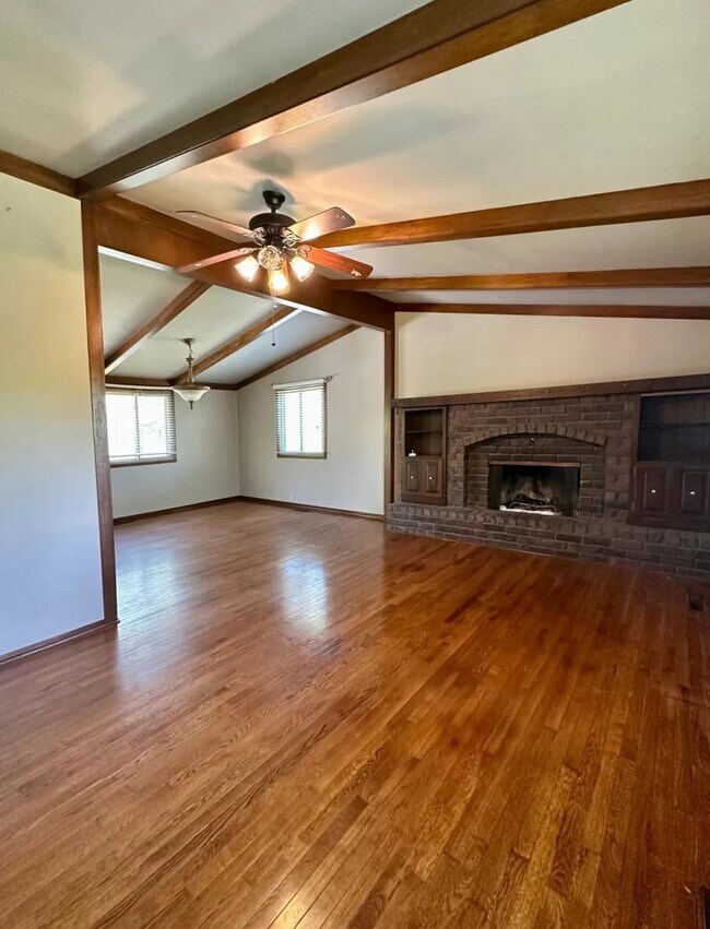 Building Photo - 9108 S Buckner Tarsney Rd