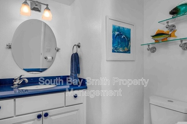 Building Photo - 420 Palos Verdes Blvd