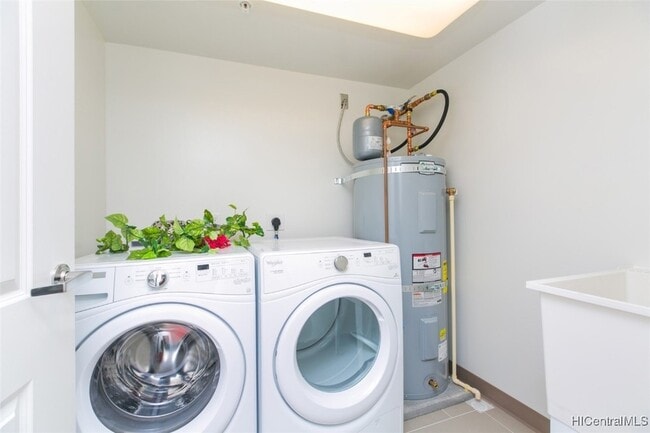 Building Photo - 988 Halekauwila St