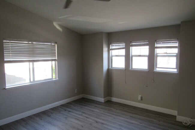 Building Photo - Beautiful 3 Bed/2.5 Bath Single Family in Highly Desirable Castro Valley Neighborhood