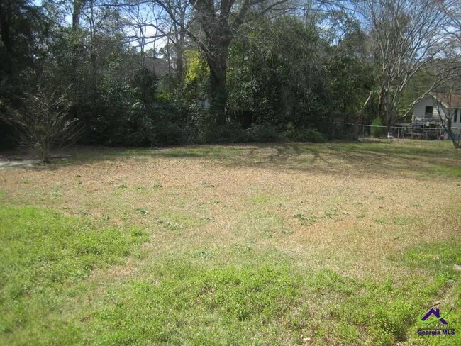 Building Photo - 5 Hampton Square