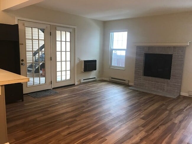 Building Photo - Feel at Home in This Cozy Fort Collins Condo