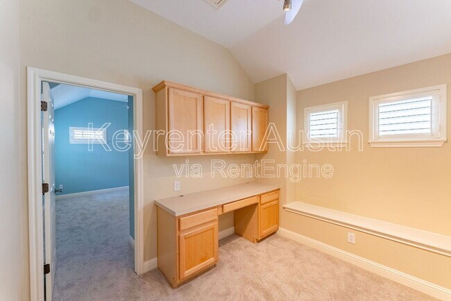 Building Photo - 1808 Village Oak Ct