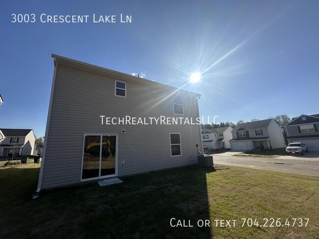 Building Photo - 3003 Cres Lk Ln