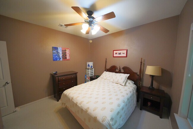 Building Photo - Gorgeous Home in the Coveted Greenshire Subdivision - Realtor Commission: $400