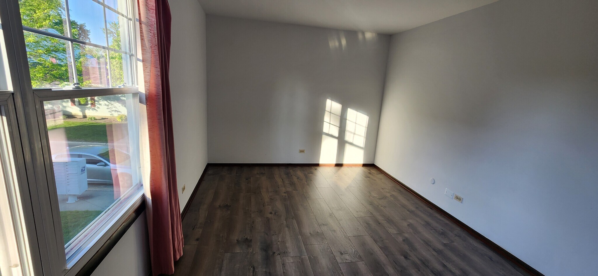 Building Photo - 322 Russet Way
