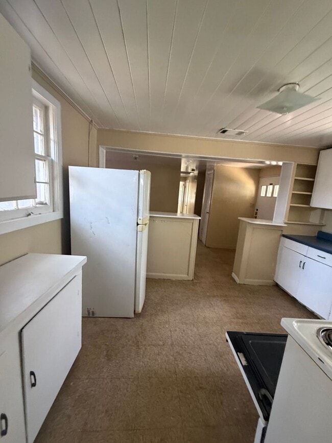 Building Photo - 607 E Gordon St