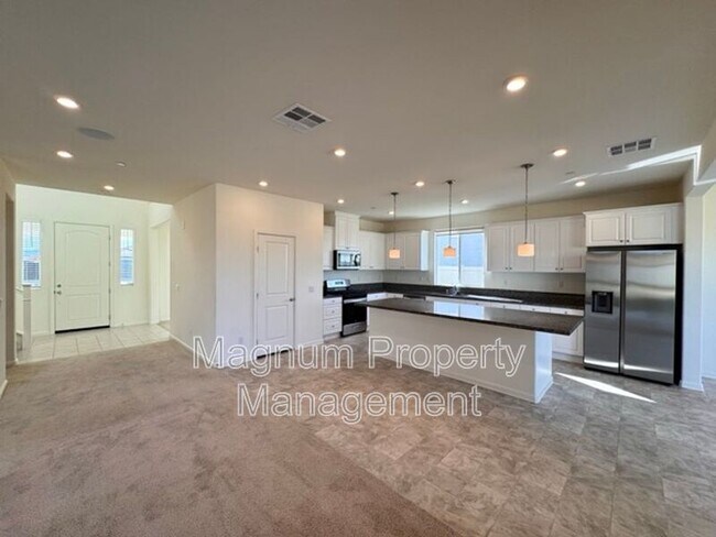 Building Photo - 31310 Reserve Dr