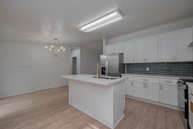Building Photo - 16282 Wild Oak Ln