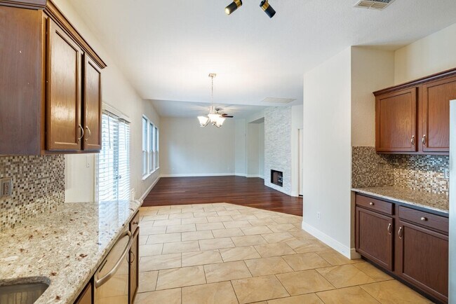 Building Photo - 1006 Tallow Trail