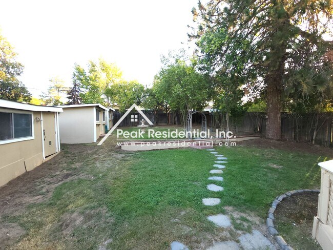 Building Photo - Nice 3bd/1.5 ba Carmichael Home With RV Access!