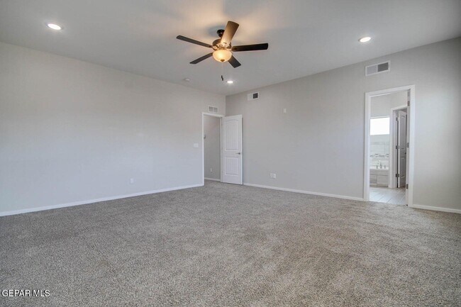 Building Photo - 916 Mormon Tea Dr