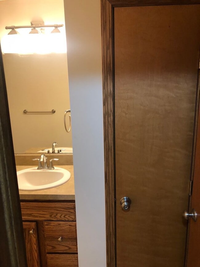 Building Photo - 2908 Eastern Rd