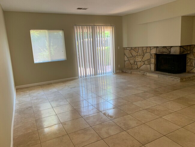 Building Photo - 3745 Portofino Way