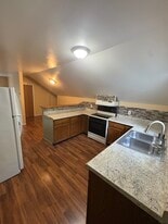 Building Photo - 428 Merrick St