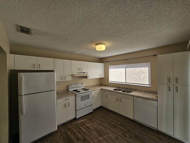 Building Photo - 312 Oak Track Pass