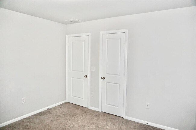 Building Photo - 210 Bent Creek Dr
