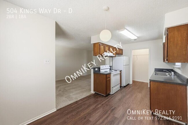 Building Photo - 504 Kings Way Dr