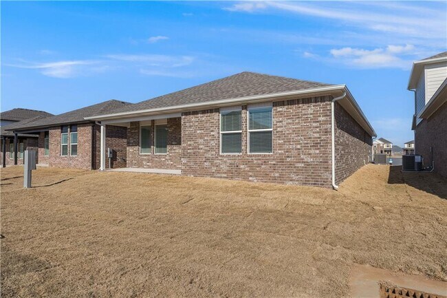 Building Photo - 103 S Maroon Ave