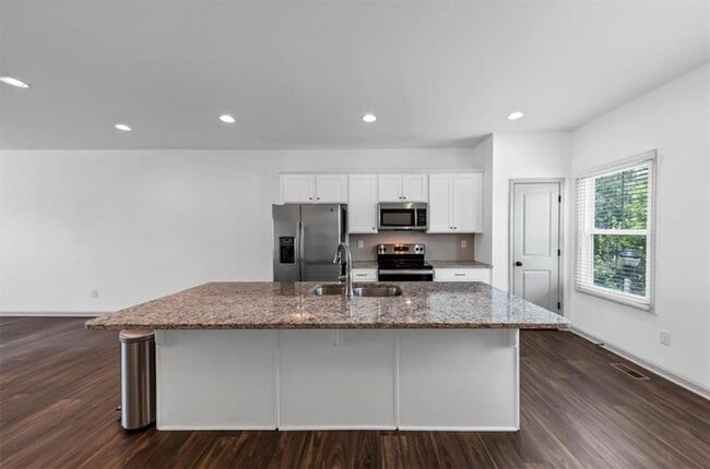 Building Photo - 3643 Princeton Ave