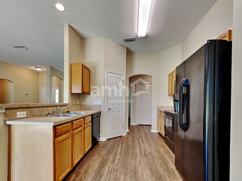 Building Photo - 11418 Deep Springs Dr S