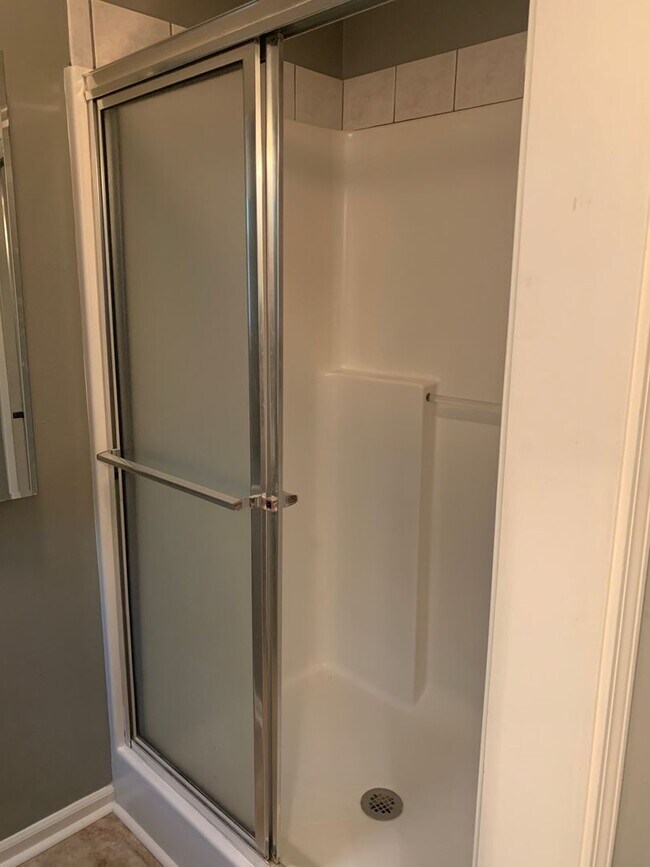 Building Photo - 1 Summer Ridge Ct