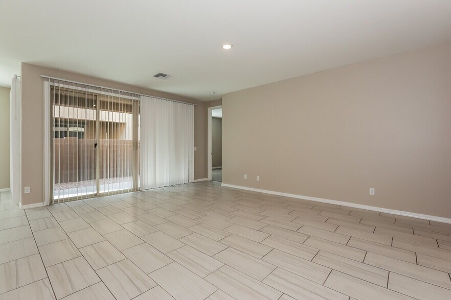 Building Photo - 9259 E Static Ave