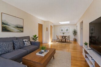 Building Photo - 30 Chester St