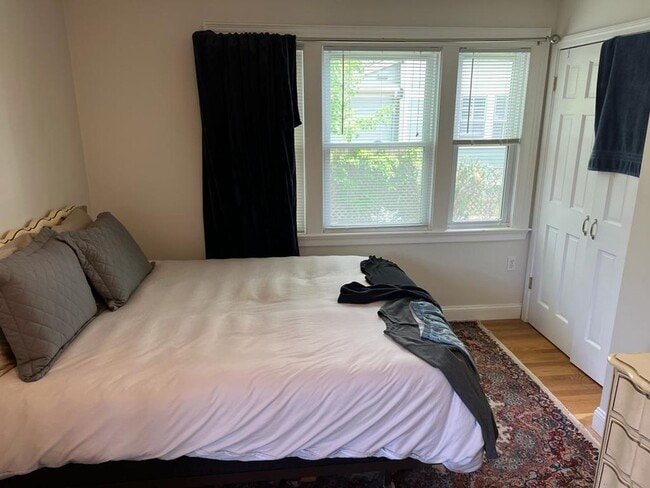 Building Photo - AVAILABLE FOR RENT!!! Well maintained 1 Be...