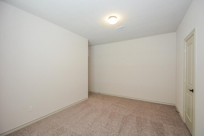 Building Photo - 2414 Argos Dr