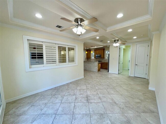 Building Photo - 20603 Highland Lake Loop