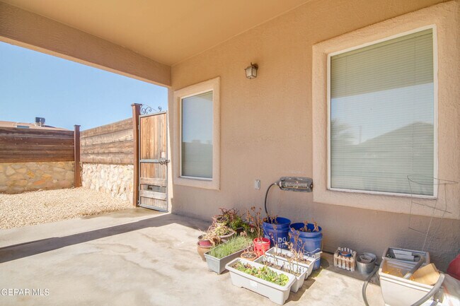 Building Photo - 14600 Christian Castle