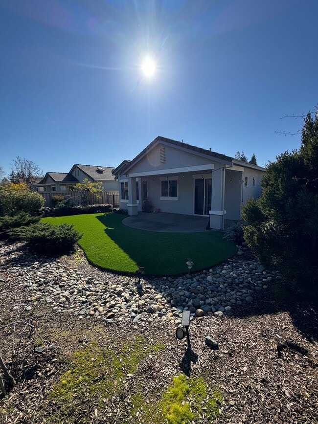 Building Photo - Gorgeous Sun City Lincoln Home