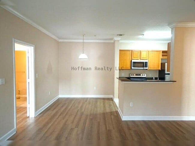 Building Photo - 2- Bed, 2 Bath Resort Style Condo!