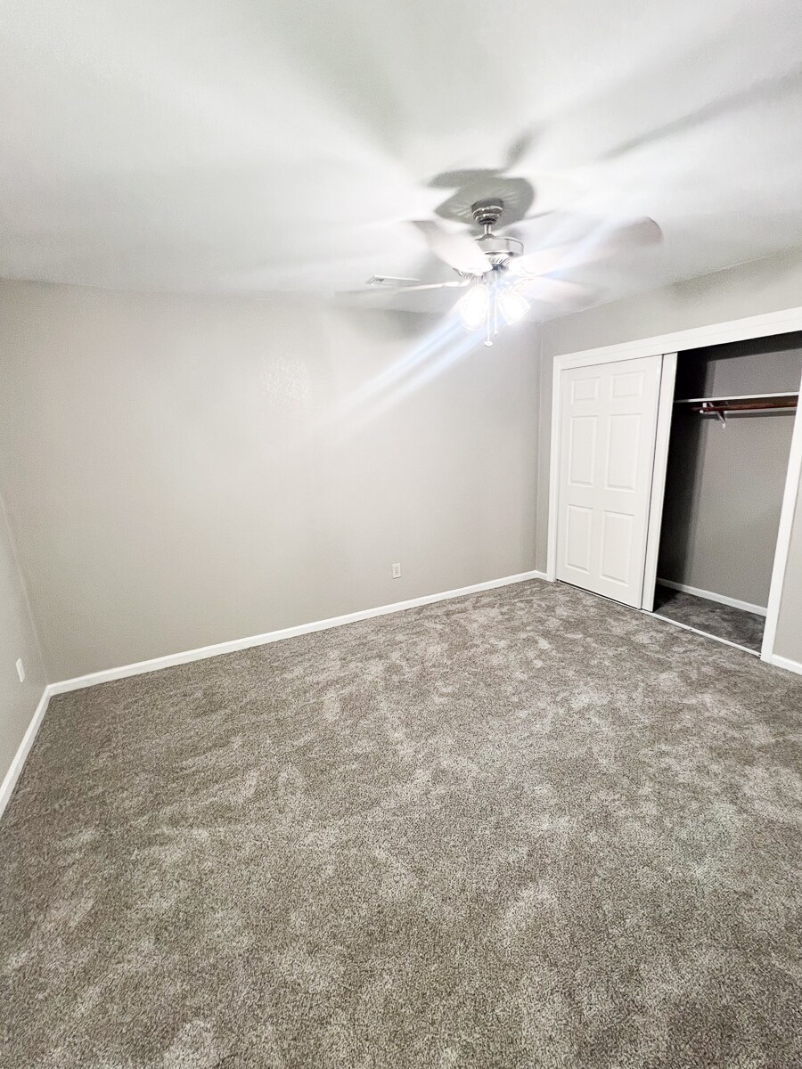 Building Photo - 6021 Camellia Dr