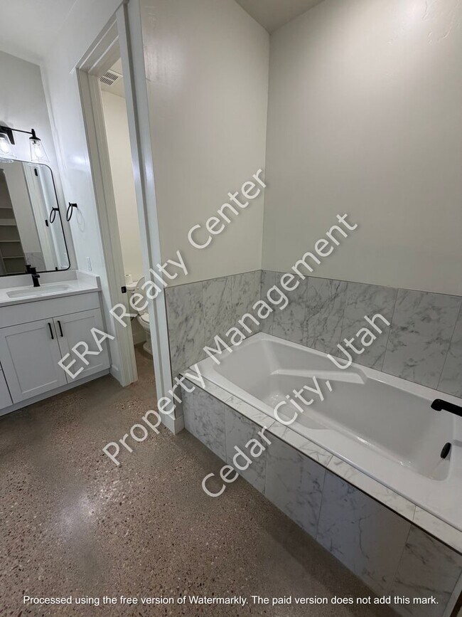 Building Photo - Newer Construction - 4 bedroom- 2 bath Single Family Home