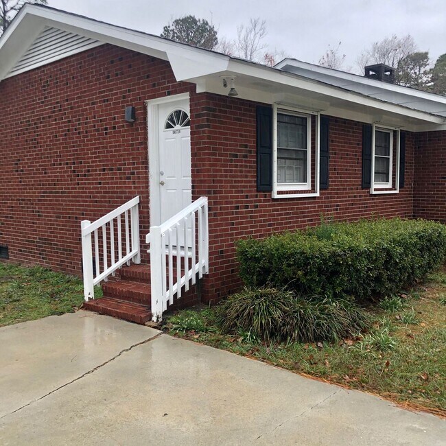 Primary Photo - 327 Pinecliff Dr