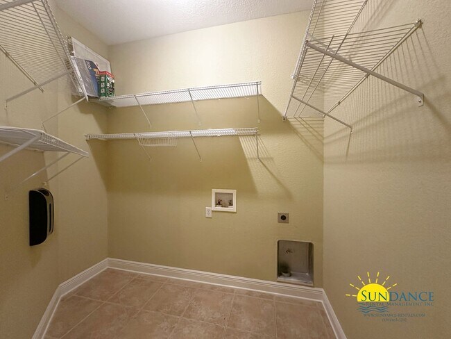 Building Photo - 3 Bedroom Home with Office in great Fort Walton community between Eglin and Hurlburt Field!