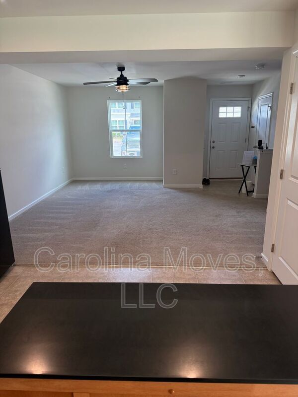 Building Photo - 126A Fernside Ct