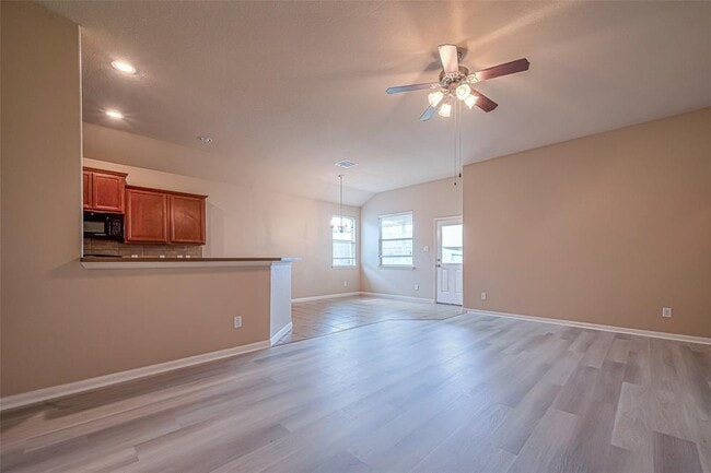 Building Photo - 18302 Red Oak Manor Ln