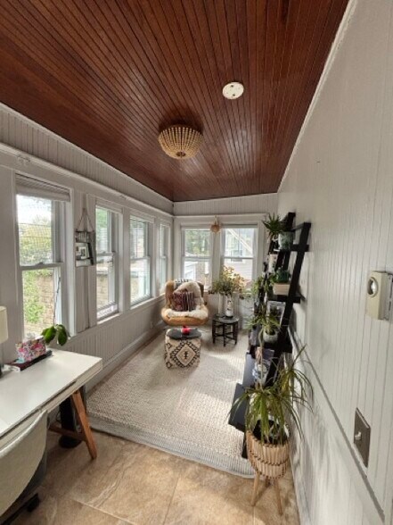 Small Br #4 - 24 Teele Ave